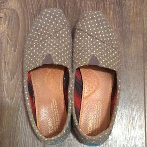TOMS Gray polka dots size 7.5
